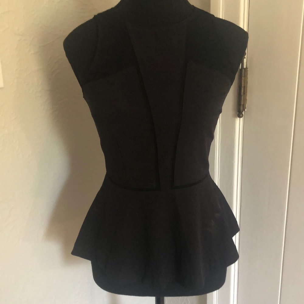 Ladies NWT Dynamite Sleeveless Peplum Top with Mesh - Size XS